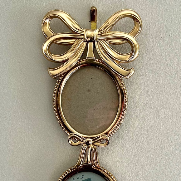 Bombay Company Gold Metal Bow & Tassel 3 Oval Frame Tiered Picture Frames Brass - Picture 3 of 9